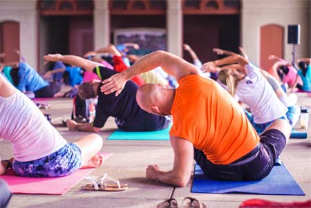 Yoga et Automne : la symbolique de cette saison et comment s'y préparer