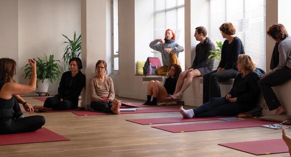 Formation professeur / enseignement du Yoga, formation diplômante à Paris.